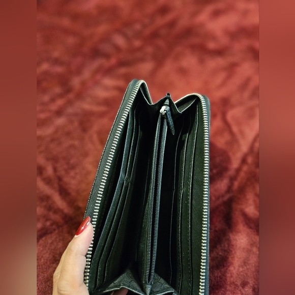 Michael kors large wallet - Picture 4 of 4